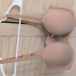 Victoria's Secret lightly lined demi bra 40DD (E)